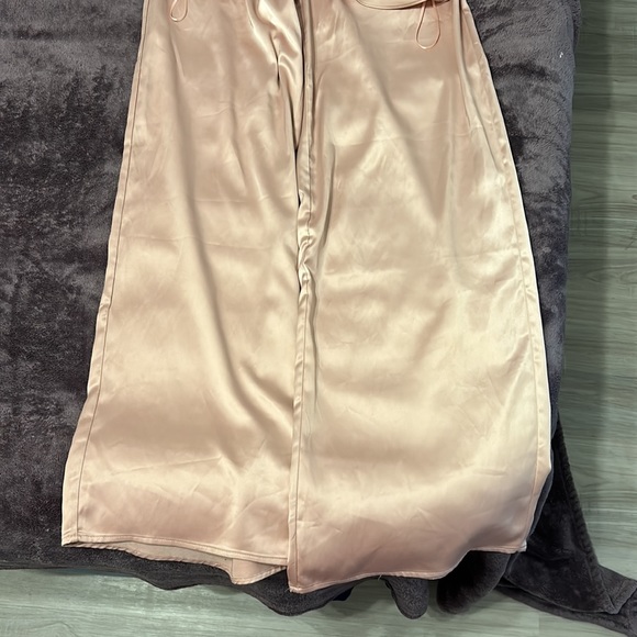 Two Piece Set With Wide Leg Bottom - Picture 2 of 3